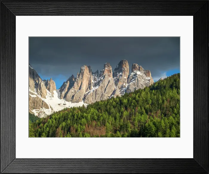 Framed Print : Scenic view over the Odle (Geislergruppe) mountain group, Dolomites, Villnoss-Val di Funes, Alto Adige-Sudtirol, Italy Framed Print : Scenic view over the Odle (Geislergruppe) mountain group, Dolomites, Villnoss-Val di Funes, Alto Adige-Sudtirol, Italy
