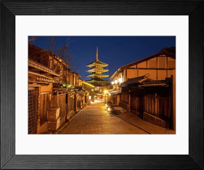 Framed Print : Sannen Zaka and Yasaka Pagoda, Kyoto, Japan
