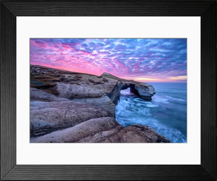 Framed Print : New Zealand, South Island, Dunedin, Tunnel Beach, arch with sunrise Framed Print : New Zealand, South Island, Dunedin, Tunnel Beach, arch with sunrise