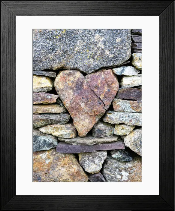 Framed Print : A stone heart in a graveyard wall, Isle of Harris, Outer Hebrides, Scotland