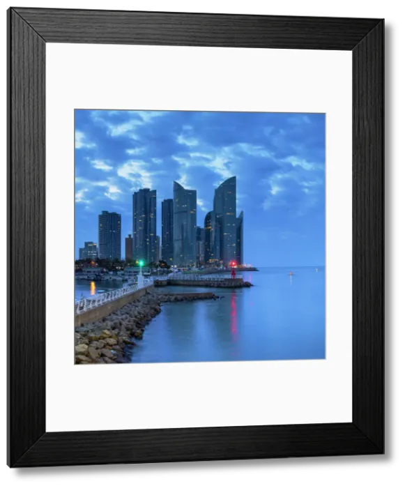 Framed Print : Skyscrapers of Marine City and Gwangan Bridge at dawn, Busan, South Korea Framed Print : Skyscrapers of Marine City and Gwangan Bridge at dawn, Busan, South Korea
