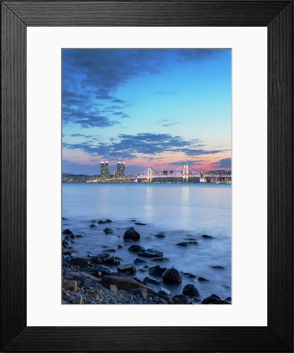 Framed Print : Gwangan Bridge at dusk, Busan, South Korea Framed Print : Gwangan Bridge at dusk, Busan, South Korea
