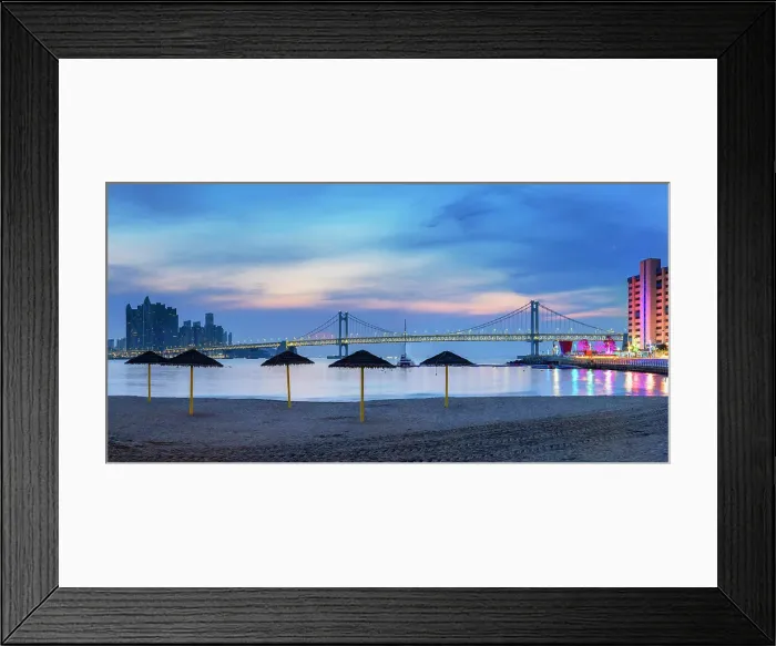 Framed Print : Gwangalli beach and Gwangan Bridge at dawn, Busan, South Korea Framed Print : Gwangalli beach and Gwangan Bridge at dawn, Busan, South Korea