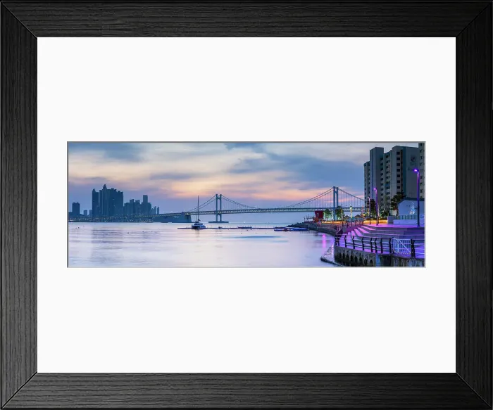 Framed Print : Gwangalli beach and Gwangan Bridge at dawn, Busan, South Korea Framed Print : Gwangalli beach and Gwangan Bridge at dawn, Busan, South Korea