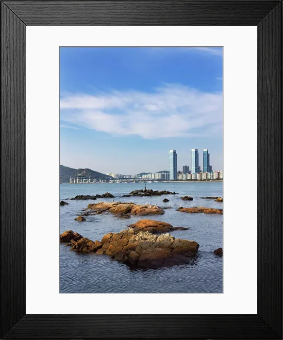 Framed Print : Gwangalli Beach and Gwangan Bridge, Busan, South Korea Framed Print : Gwangalli Beach and Gwangan Bridge, Busan, South Korea
