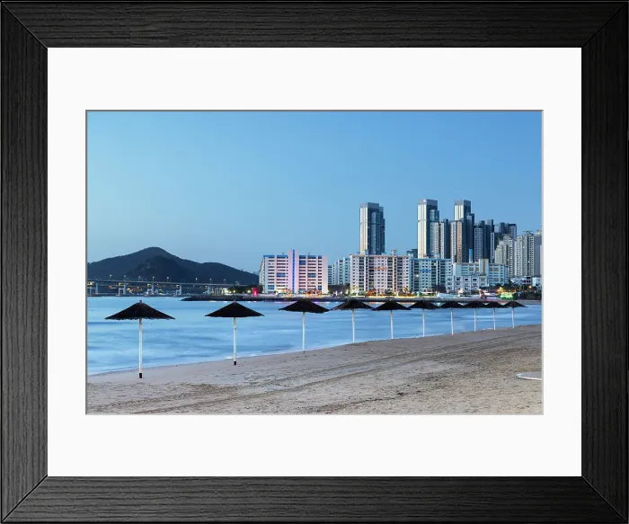 Framed Print : Gwangalli Beach and Gwangan Bridge at dawn, Busan, South Korea Framed Print : Gwangalli Beach and Gwangan Bridge at dawn, Busan, South Korea