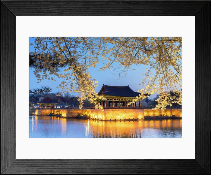 Framed Print : Anapji Pond (UNESCO World Heritage Site) at dusk, Gyeongju, South Korea Framed Print : Anapji Pond (UNESCO World Heritage Site) at dusk, Gyeongju, South Korea