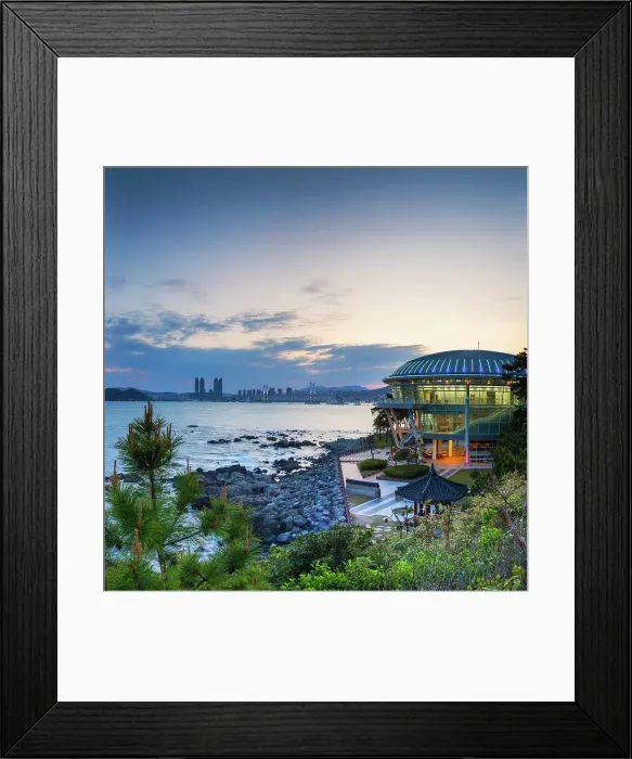 Framed Print : Nurimaru APEC House and Gwangan Bridge at dusk, Busan, South Korea Framed Print : Nurimaru APEC House and Gwangan Bridge at dusk, Busan, South Korea