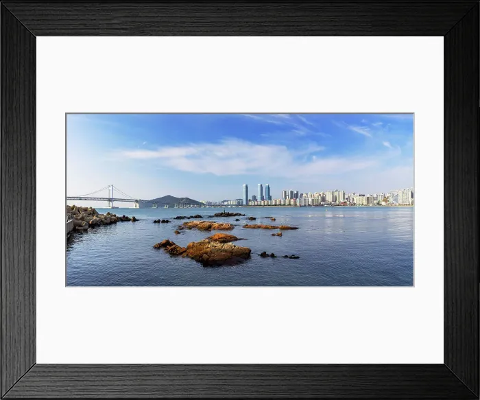 Framed Print : Gwangalli beach and Gwangan Bridge, Busan, South Korea Framed Print : Gwangalli beach and Gwangan Bridge, Busan, South Korea