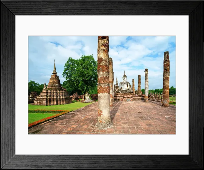 Framed Print : Wat Mahathat buddhist temple at springtime, Sukhothai Historical Park, Sukhothai, Thailand Framed Print : Wat Mahathat buddhist temple at springtime, Sukhothai Historical Park, Sukhothai, Thailand