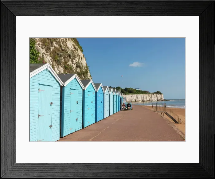 Framed Print : England, Kent, Broadstairs, Stone Bay, Row of Colourful Beach Huts Framed Print : England, Kent, Broadstairs, Stone Bay, Row of Colourful Beach Huts