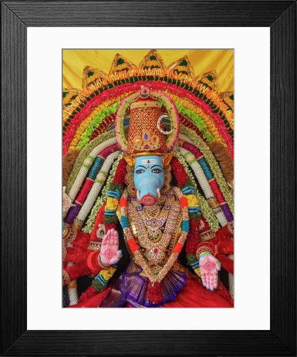 Framed Print : Asia, Singapore, Chinatown, Sri Mariamman Temple, Statue of Hindu Deities Framed Print : Asia, Singapore, Chinatown, Sri Mariamman Temple, Statue of Hindu Deities