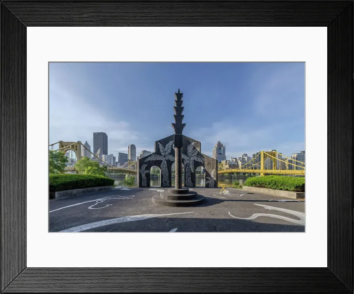 Framed Print : Sculpture and the Pittsburgh skyline, Pennsylvania, USA Framed Print : Sculpture and the Pittsburgh skyline, Pennsylvania, USA