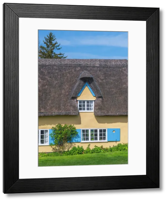 Framed Print : UK, England, Cambridgeshire, Barrington, Traditional Thatched Cottage