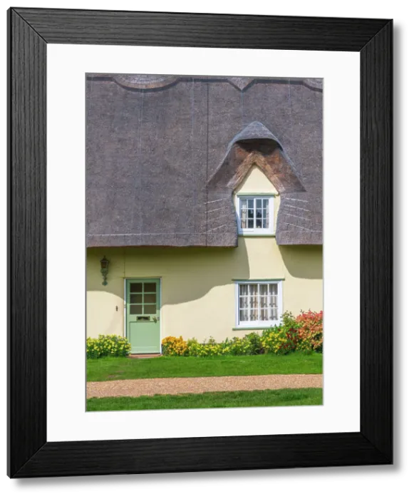 Framed Print : UK, England, Cambridgeshire, Barrington, Traditional Thatched Cottage Framed Print : UK, England, Cambridgeshire, Barrington, Traditional Thatched Cottage