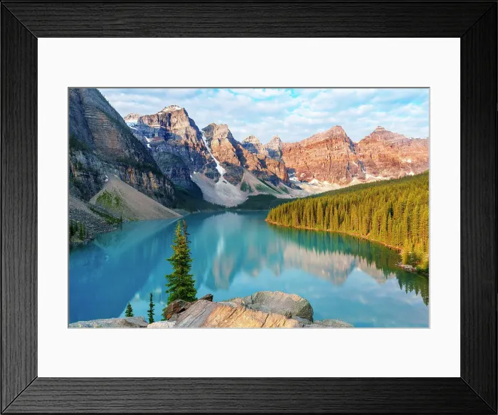 Framed Print : Moraine Lake during summer in Banff National Park, Alberta, Canada Framed Print : Moraine Lake during summer in Banff National Park, Alberta, Canada