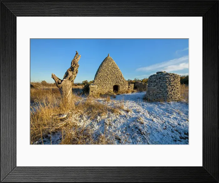 Framed Print : France, Provence, region Vaucluse, Borie stone hut, near Saignon village Framed Print : France, Provence, region Vaucluse, Borie stone hut, near Saignon village