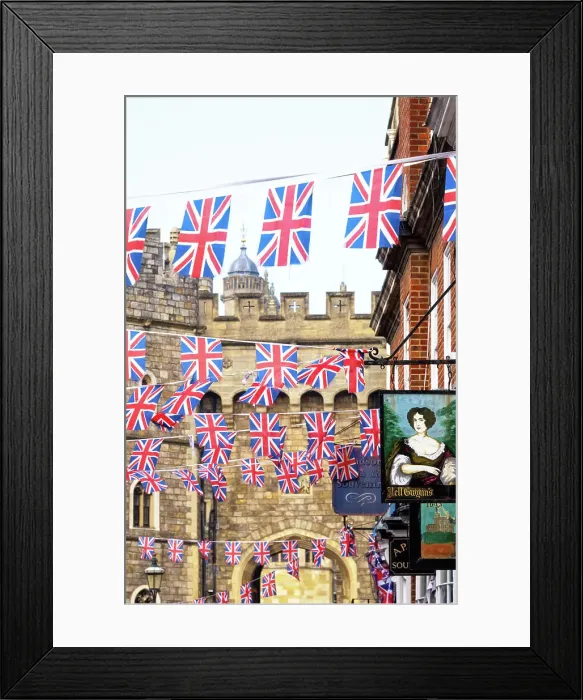 Framed Print : Union Jack bunting outside the Windsor Castle, Windsor, Berkshire, England Framed Print : Union Jack bunting outside the Windsor Castle, Windsor, Berkshire, England