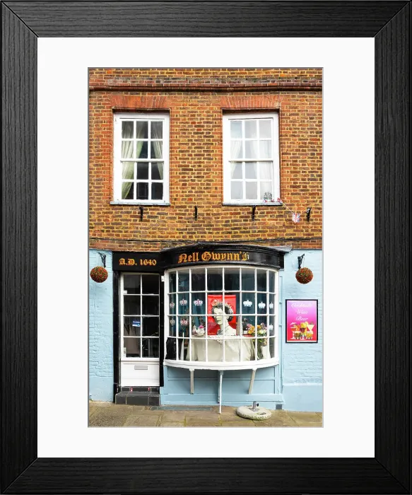 Framed Print : A tearoom on Church Street in Windsor, Berkshire, England Framed Print : A tearoom on Church Street in Windsor, Berkshire, England