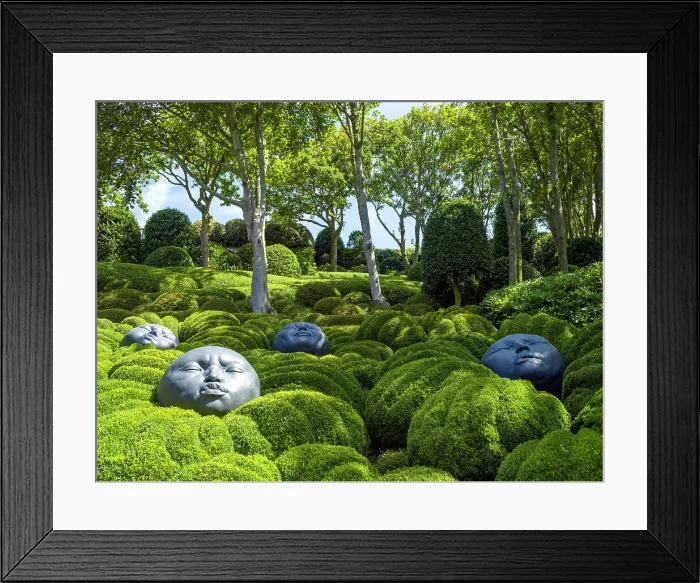 Framed Print : Les Jardins, ETRETAT Seine Maritime, Normany, France