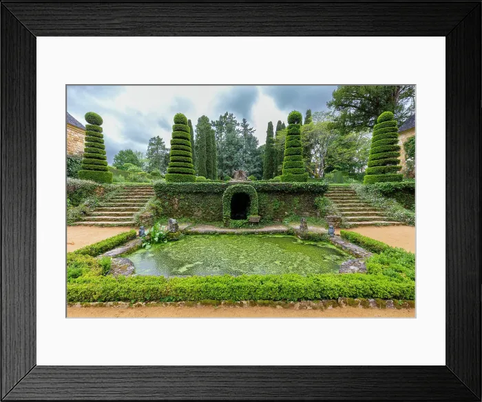 Framed Print : An ornate pond and hedges, Eyrignac manor house & gardens, Dordogne, Nouvelle Aquitaine, France Framed Print : An ornate pond and hedges, Eyrignac manor house & gardens, Dordogne, Nouvelle Aquitaine, France