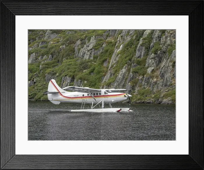 Framed Print : Float plane on Wolf Lake in Nunavik, Quebec, Canada