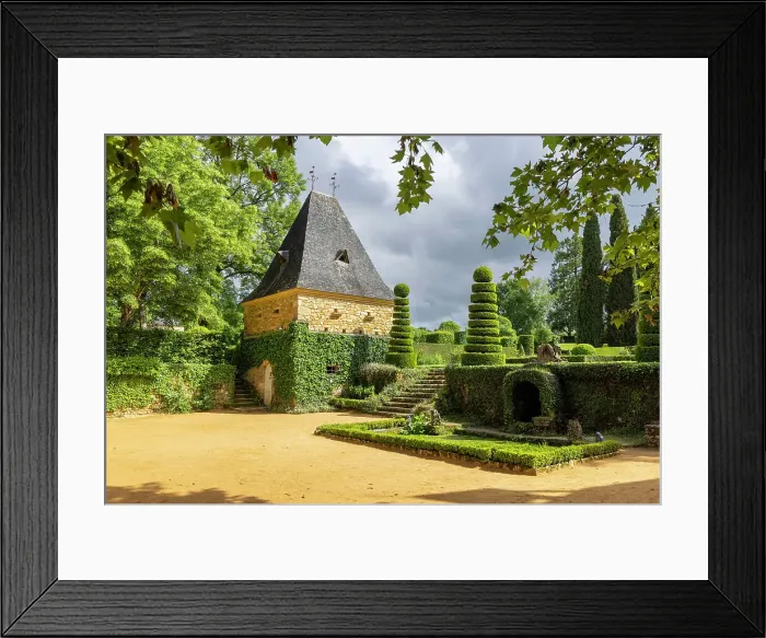 Framed Print : Eyrignac manor house & gardens, Dordogne, Nouvelle Aquitaine, France Framed Print : Eyrignac manor house & gardens, Dordogne, Nouvelle Aquitaine, France