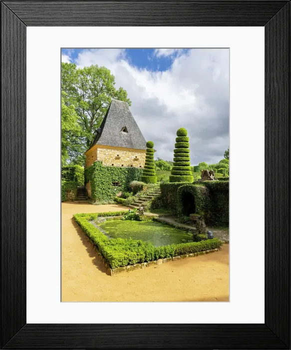 Framed Print : Eyrignac manor house & gardens, Dordogne, Nouvelle Aquitaine, France