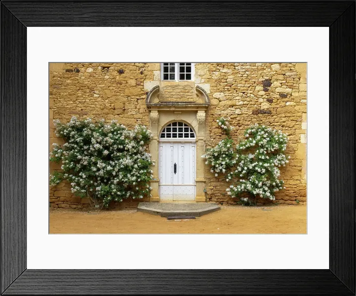 Framed Print : The front door of Eyrignac manor house surrounded by flowers, Dordogne, Nouvelle Aquitaine, France Framed Print : The front door of Eyrignac manor house surrounded by flowers, Dordogne, Nouvelle Aquitaine, France