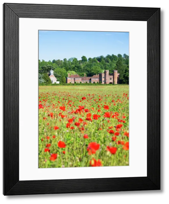 Framed Print : Lullingstone Castle and a field of poppies, Eynsford, Kent, England Framed Print : Lullingstone Castle and a field of poppies, Eynsford, Kent, England