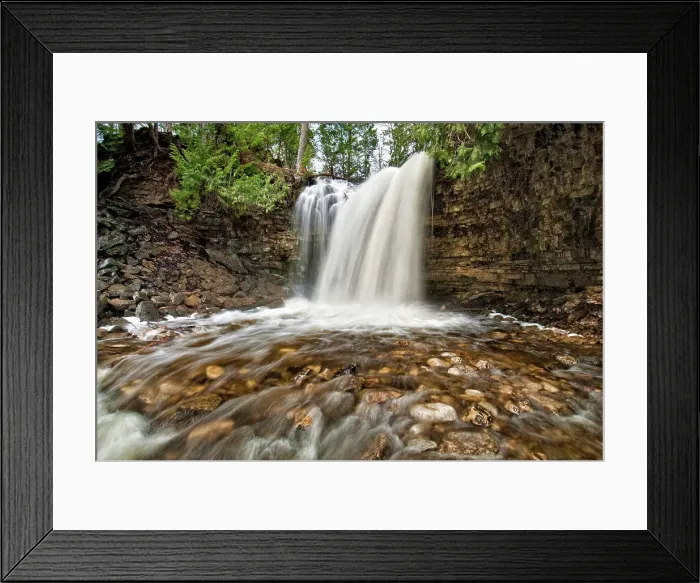 Framed Print : Hilton Falls on Sixteen Mile Creek along the Niagara Escarpment in the Halton Hills, Ontario, Canada Framed Print : Hilton Falls on Sixteen Mile Creek along the Niagara Escarpment in the Halton Hills, Ontario, Canada
