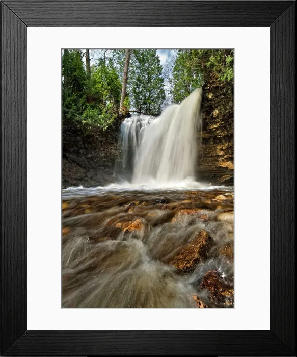 Framed Print : Hilton Falls on Sixteen Mile Creek along the Niagara Escarpment in the Halton Hills, Ontario, Canada Framed Print : Hilton Falls on Sixteen Mile Creek along the Niagara Escarpment in the Halton Hills, Ontario, Canada