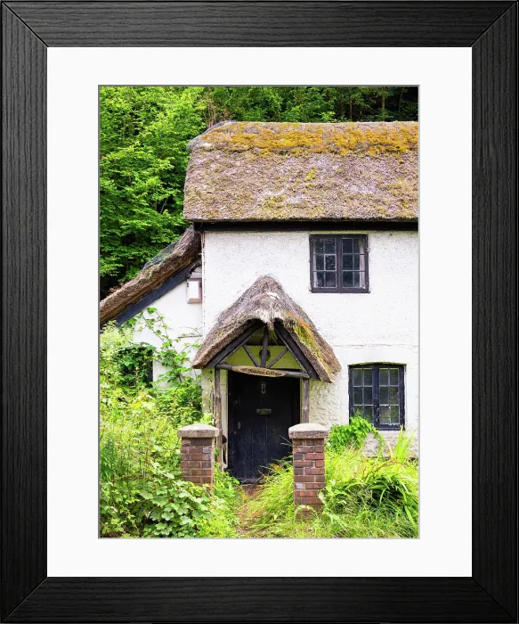 Framed Print : The Thatched Cottage on Shooters Hill, Berkshire, England Framed Print : The Thatched Cottage on Shooters Hill, Berkshire, England