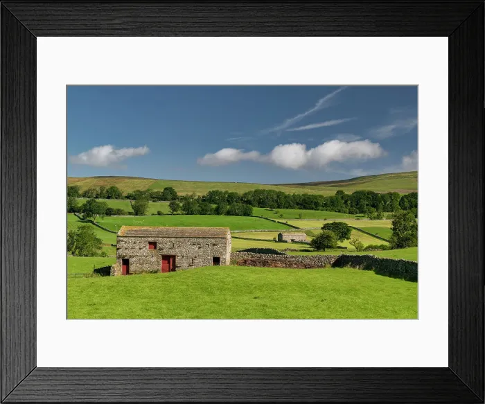 Framed Print : Stone Barn in Wensleydale, Yorkshire Dales National Park, England Framed Print : Stone Barn in Wensleydale, Yorkshire Dales National Park, England