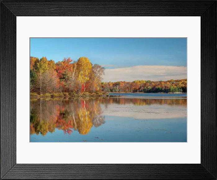 Framed Print : Autumn colour at Liebeck Lake, Muskoka, Ontario, Canada Framed Print : Autumn colour at Liebeck Lake, Muskoka, Ontario, Canada