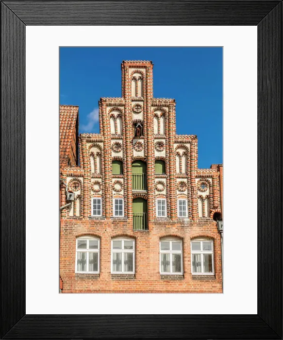 Framed Print : Historic trading house at Am Sande square in the old town, Luneburg, Lower Saxony, Germany Framed Print : Historic trading house at Am Sande square in the old town, Luneburg, Lower Saxony, Germany