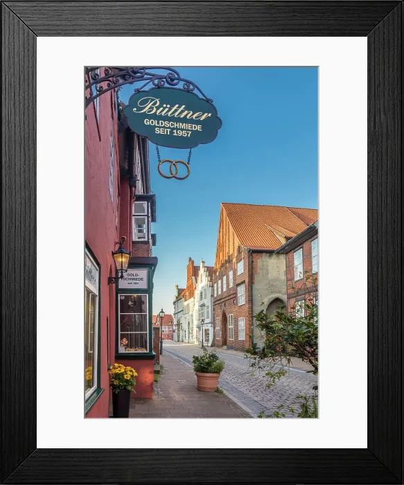 Framed Print : Alley in the old town with historic houses, Luneburg, Lower Saxony, Germany Framed Print : Alley in the old town with historic houses, Luneburg, Lower Saxony, Germany
