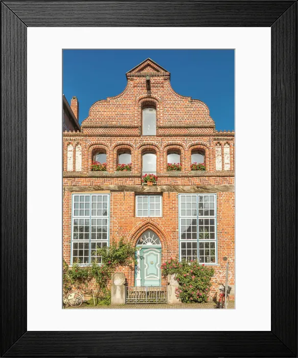 Framed Print : Historic brick house at Stintmarkt, Luneburg, Lower Saxony, Germany Framed Print : Historic brick house at Stintmarkt, Luneburg, Lower Saxony, Germany