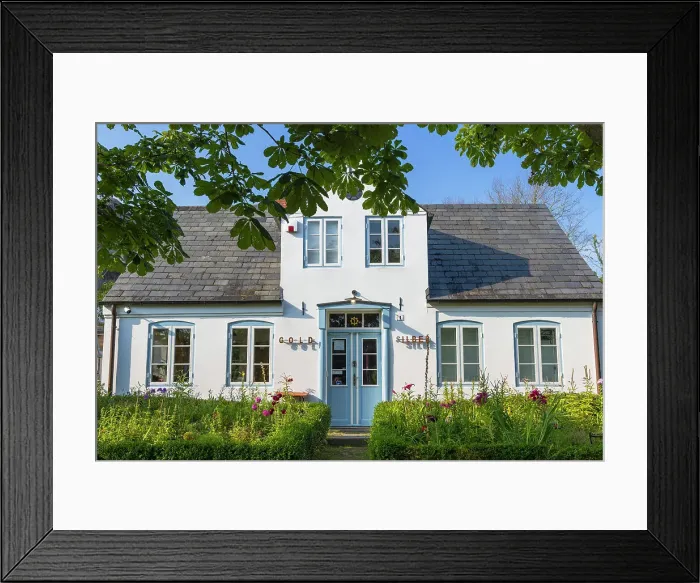 Framed Print : Traditional house, Keitum, Sylt, Schleswig Holstein, Germany Framed Print : Traditional house, Keitum, Sylt, Schleswig Holstein, Germany
