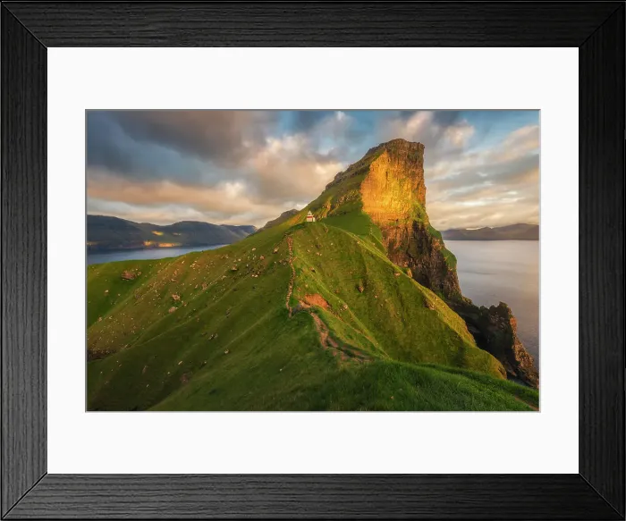Framed Print : Kallur lighthouse on the island of Kalsoy during a clear late summer sunset. Faroe Islands Framed Print : Kallur lighthouse on the island of Kalsoy during a clear late summer sunset. Faroe Islands