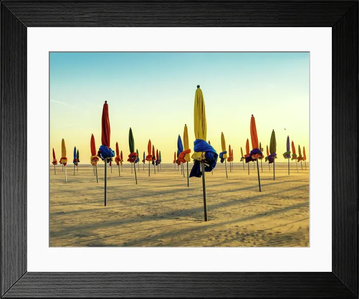 Framed Print : DEAUVILLE, Cote Fleurie, Calvados Normany, France Framed Print : DEAUVILLE, Cote Fleurie, Calvados Normany, France