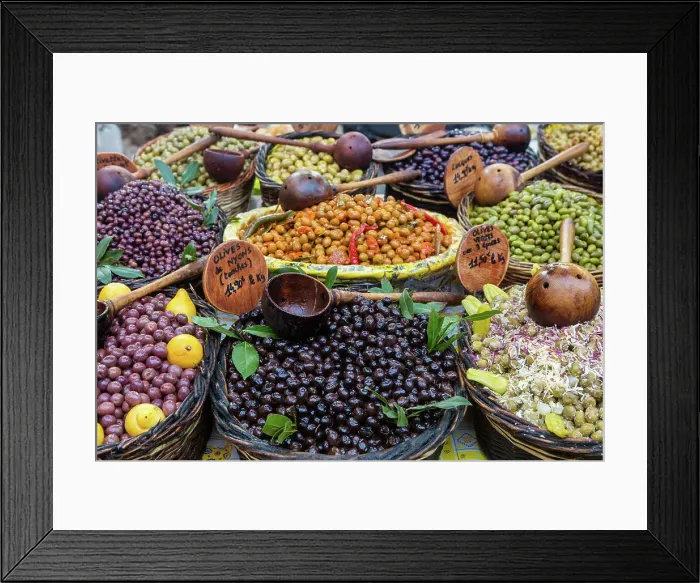 Framed Print : France, Provence, region Bouches-du-Rhone, St-Remy-de-Provence town, market Framed Print : France, Provence, region Bouches-du-Rhone, St-Remy-de-Provence town, market