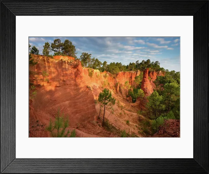 Framed Print : France, Provence, region Vaucluse, Ocher rocks near Roussillon village