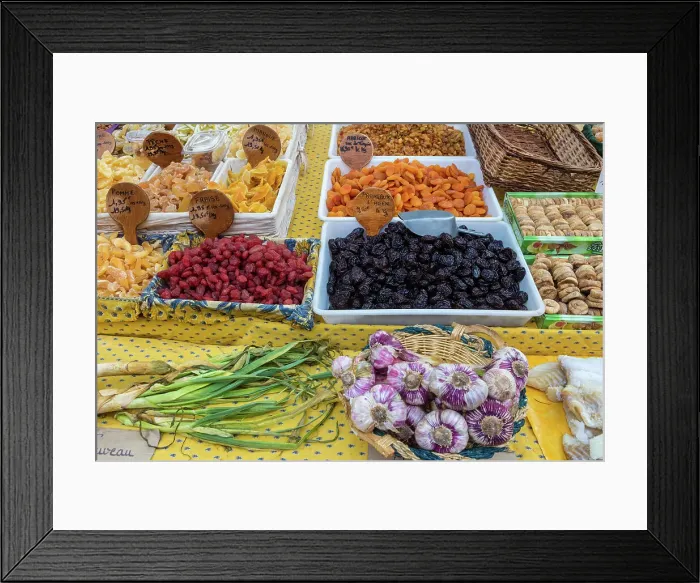 Framed Print : France, Provence, region Bouches-du-Rhone, St-Remy-de-Provence town, market Framed Print : France, Provence, region Bouches-du-Rhone, St-Remy-de-Provence town, market