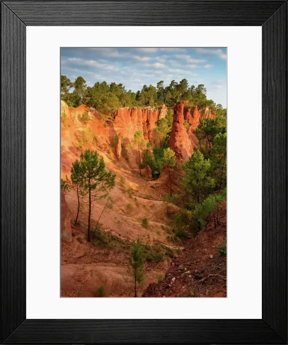 Framed Print : France, Provence, region Vaucluse, Ocher rocks near Roussillon village