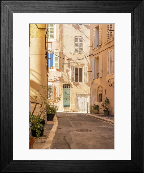 Framed Print : Narrow alleyway in the Old town area of Le Panier in Marseille, Provence Alpes Cote d'Azur, Bouches du Rhone, France Framed Print : Narrow alleyway in the Old town area of Le Panier in Marseille, Provence Alpes Cote d'Azur, Bouches du Rhone, France
