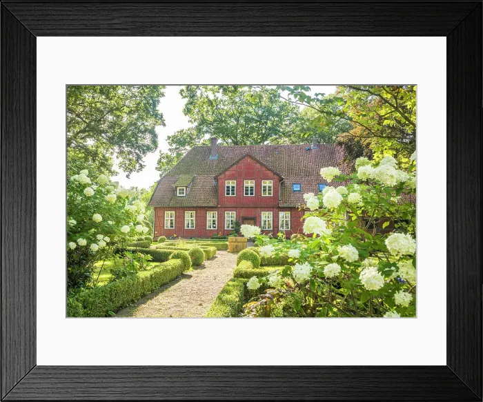 Framed Print : Historic Muellern Hof in the village of Mueden (Oertze), Luneburg Heath, Lower Saxony, Germany