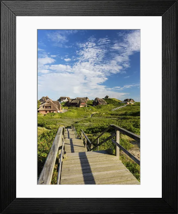 Framed Print : Traditional thatched houses amongst sand dunes, Rantum, Sylt, Schleswig Holstein, Germany