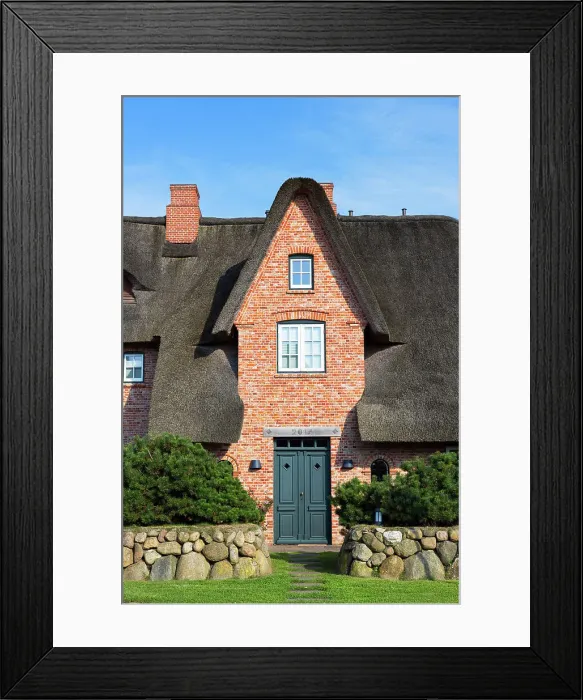 Framed Print : Traditional thatched house, Keitum, Sylt, Schleswig Holstein, Germany Framed Print : Traditional thatched house, Keitum, Sylt, Schleswig Holstein, Germany