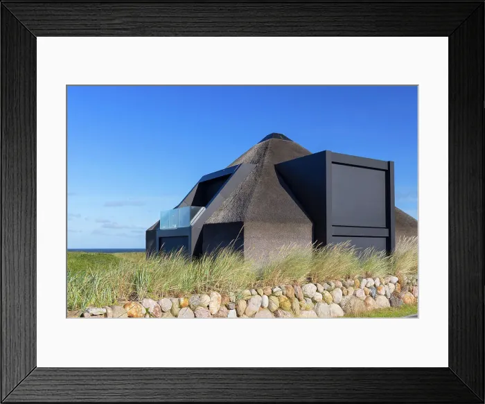 Framed Print : Modern thatched house, Hornum, Sylt, Schleswig Holstein, Germany Framed Print : Modern thatched house, Hornum, Sylt, Schleswig Holstein, Germany